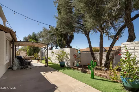 Exterior - 902 E Wagoner Rd, Phoenix, AZ 85022 photo 4 of 5
