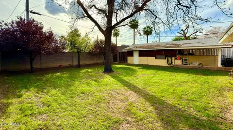 Exterior - 1011 E Medlock Dr, Phoenix, AZ 85014 photo 5 of 6