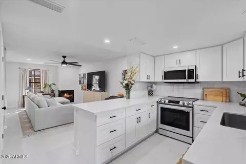 Kitchen - 4835 E Mcneil St #3, Phoenix, AZ 85044 photo 2 of 3