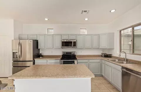Kitchen - 9171 W Berkeley Rd, Phoenix, AZ 85037 photo 2 of 3