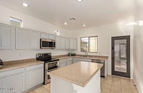 Kitchen - 9171 W Berkeley Rd, Phoenix, AZ 85037 photo 3 of 3
