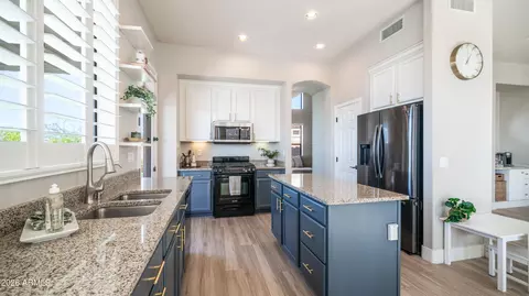 Kitchen - 2754 N Augustine --, Mesa, AZ 85207 photo 3 of 5