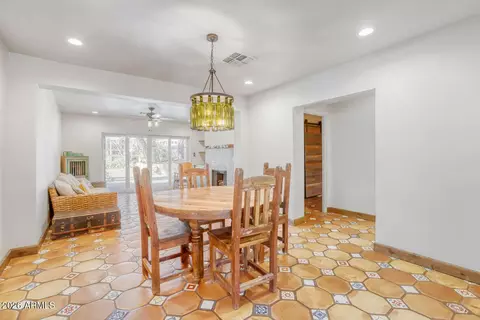 Dining - 5312 N 9th St, Phoenix, AZ 85014 photo 1 of 2