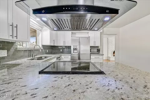 Kitchen - 720 E Broadway Ln, Tempe, AZ 85282 photo 2 of 2