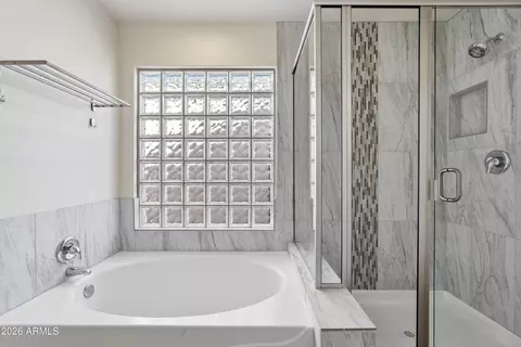 Bath - 891 E Sherri Dr, Gilbert, AZ 85296 photo 2 of 4