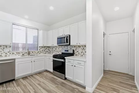 Entry Way - 891 E Sherri Dr, Gilbert, AZ 85296 photo 2 of 2