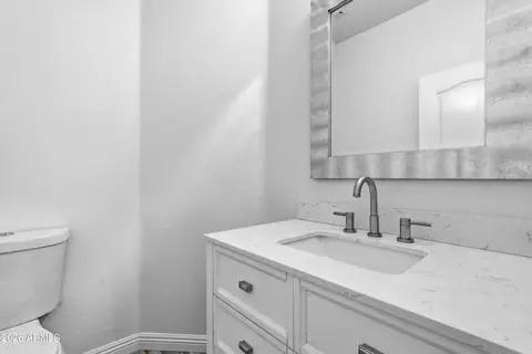 Bath - 891 E Sherri Dr, Gilbert, AZ 85296 photo 4 of 4