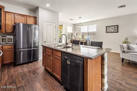 Kitchen - 4516 E Santa Fe Ln, Gilbert, AZ 85297 photo 5 of 5