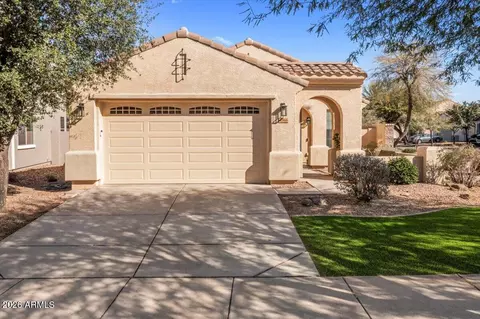 Exterior - 4516 E Santa Fe Ln, Gilbert, AZ 85297 photo 7 of 11