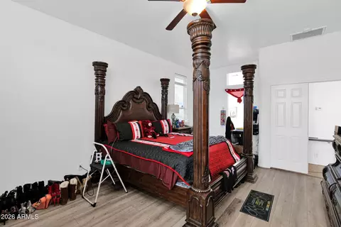 Bedroom - 907 E Gary Ln, Phoenix, AZ 85042 photo 1 of 2