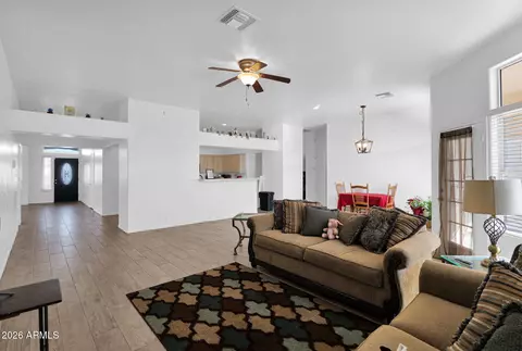 Entry Way - 907 E Gary Ln, Phoenix, AZ 85042 photo 1 of 2