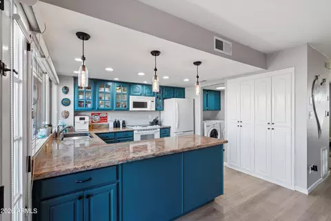 8206 E Chaparral Rd, Scottsdale, AZ 85250
