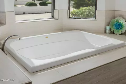 Bath - 5444 W Electra Ln, Glendale, AZ 85310 photo 5 of 11
