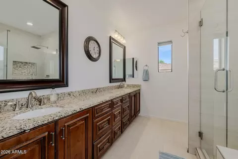 Bath - 5444 W Electra Ln, Glendale, AZ 85310 photo 7 of 11