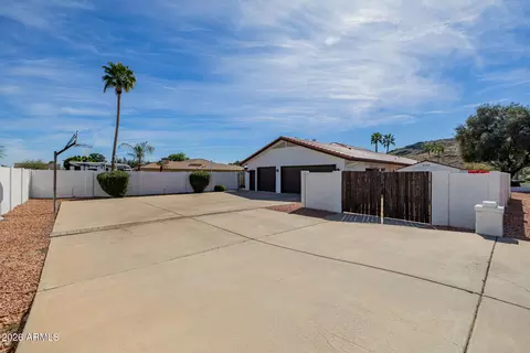 Exterior - 5444 W Electra Ln, Glendale, AZ 85310 photo 4 of 30
