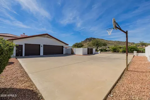 Exterior - 5444 W Electra Ln, Glendale, AZ 85310 photo 5 of 30