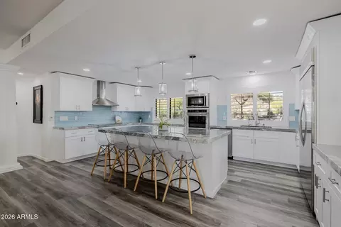 Kitchen - 5444 W Electra Ln, Glendale, AZ 85310 photo 2 of 7