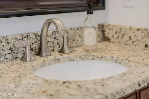 Bath - 5444 W Electra Ln, Glendale, AZ 85310 photo 6 of 11