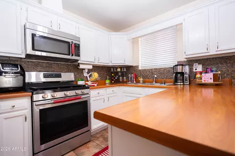 Kitchen - 502 N Elizabeth Ave, Douglas, AZ 85607 photo 4 of 5