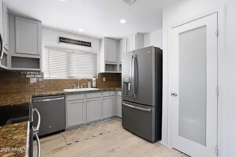 Kitchen - 2157 E 35th Ave, Apache Junction, AZ 85119 photo 2 of 3