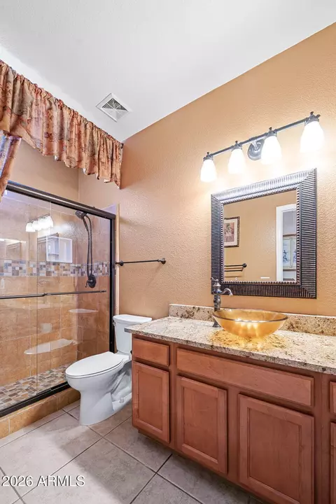 Bath - 4532 E Apricot Ln, Gilbert, AZ 85298 photo 3 of 3