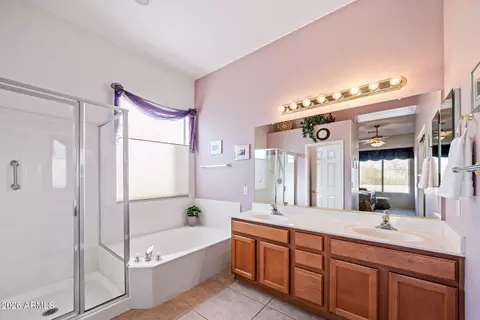 Bath - 4532 E Apricot Ln, Gilbert, AZ 85298 photo 1 of 3