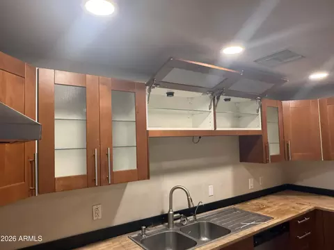 Kitchen - 1207 E Georgia Ave, Phoenix, AZ 85014 photo 4 of 5