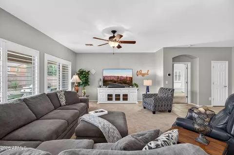 Living - 2940 Eleana Ln, Gilbert, AZ 85298 photo 2 of 3