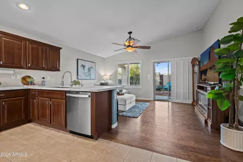 Kitchen - 3590 E Gleneagle Pl, Chandler, AZ 85249 photo 2 of 2