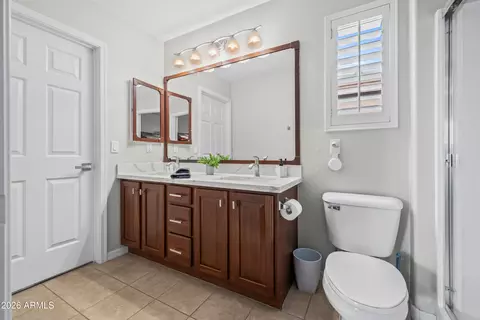 Bath - 3590 E Gleneagle Pl, Chandler, AZ 85249 photo 2 of 3