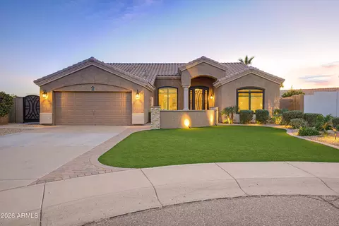 7 W Silverwood Dr, Phoenix, AZ 85045