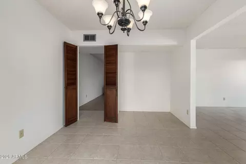 Dining - 3718 W Dailey St, Phoenix, AZ 85053 photo 1 of 1