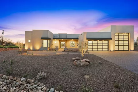 1632 W Lavitt Ln, Phoenix, AZ 85086
