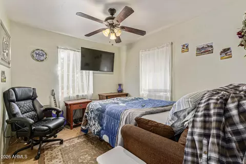 Bedroom - 6201 N 9th Pl, Phoenix, AZ 85014 photo 7 of 8
