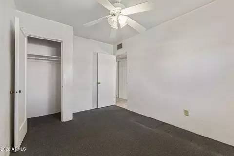 Bedroom - 6201 N 9th Pl, Phoenix, AZ 85014 photo 6 of 8