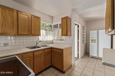 Kitchen - 6201 N 9th Pl, Phoenix, AZ 85014 photo 1 of 5