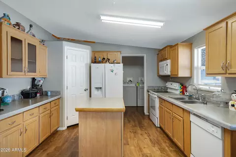 2200 N Delaware Dr #76, Apache Junction, AZ 85120