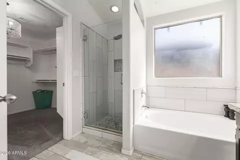 Bath - 2403 E Rosemonte Dr, Phoenix, AZ 85050 photo 2 of 3