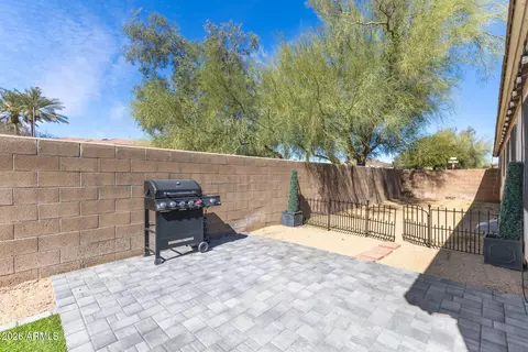 Exterior - 2403 E Rosemonte Dr, Phoenix, AZ 85050 photo 2 of 6