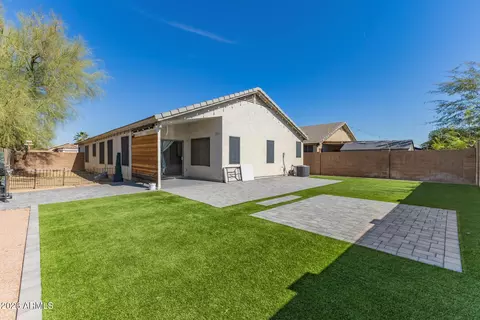 Exterior - 2403 E Rosemonte Dr, Phoenix, AZ 85050 photo 4 of 6