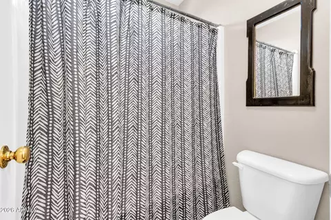 Bath - 3356 E Mayberry Ave, Gilbert, AZ 85297 photo 3 of 4