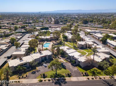 View/Area - 4201 E Camelback Rd #41, Phoenix, AZ 85018 photo 2 of 2