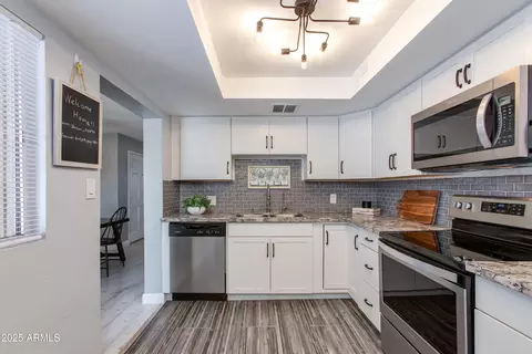 Kitchen - 4201 E Camelback Rd #41, Phoenix, AZ 85018 photo 2 of 2