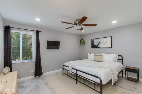 Bedroom - 4201 E Camelback Rd #41, Phoenix, AZ 85018 photo 3 of 4
