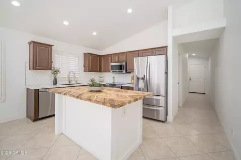 Kitchen - 3352 E Wildhorse Dr, Gilbert, AZ 85297 photo 2 of 4
