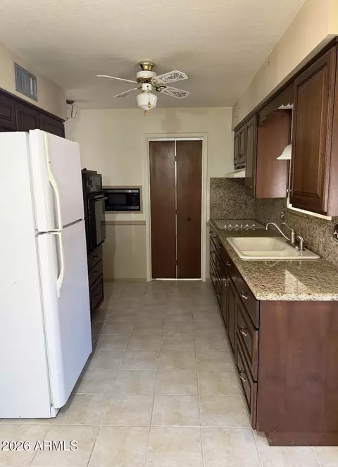 5822 E Duncan St, Mesa, AZ 85205 photo 4