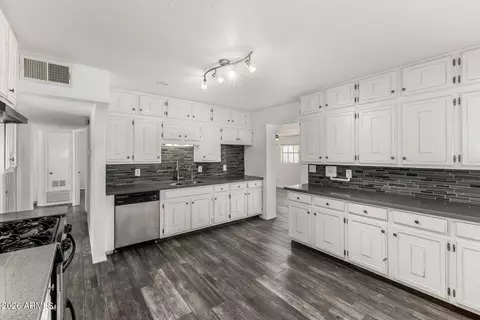 Kitchen - 801 E Ruth Ave, Phoenix, AZ 85020 photo 4 of 4