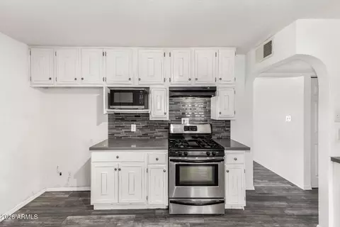 Kitchen - 801 E Ruth Ave, Phoenix, AZ 85020 photo 2 of 4