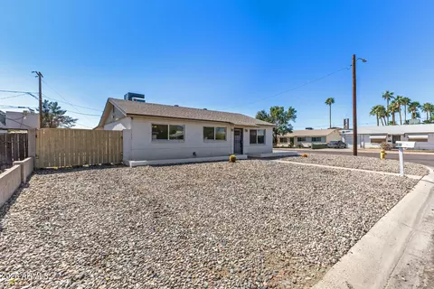 Exterior - 801 E Ruth Ave, Phoenix, AZ 85020 photo 1 of 9
