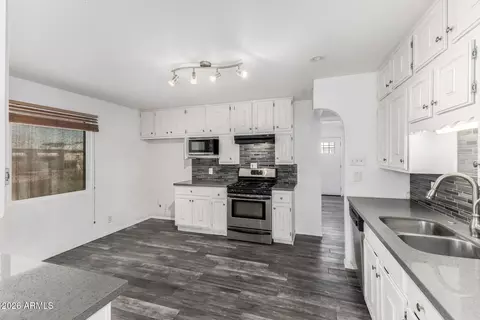 Kitchen - 801 E Ruth Ave, Phoenix, AZ 85020 photo 1 of 4